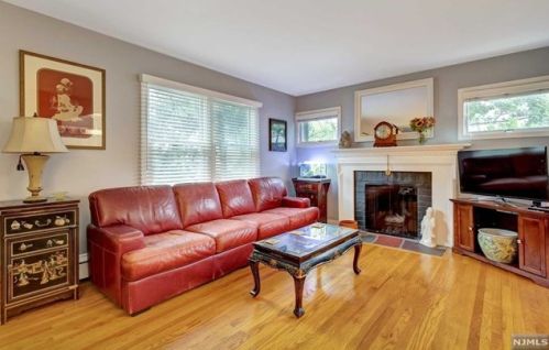 121 Herrick Ave, Teaneck NJ  07666-4106 exterior