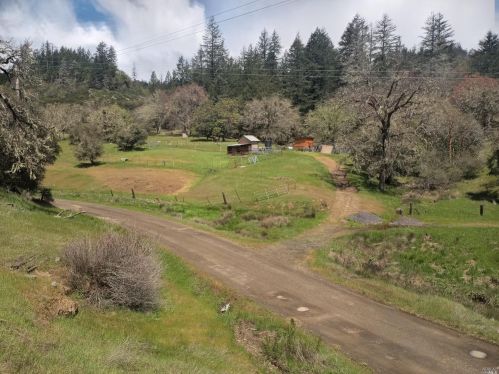 5480 Canyon Rd, Willits CA  95490-9242 exterior