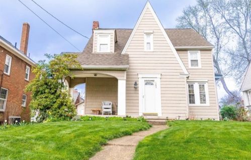 1253 Griswold St, Hermitage, PA 16146-3164
