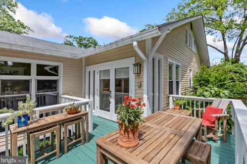 4600 Asbury Pl, Washington DC 20016-4326 exterior