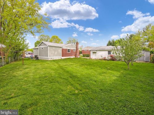 6917 Kingwood Dr, Falls Church VA  22042-3809 exterior