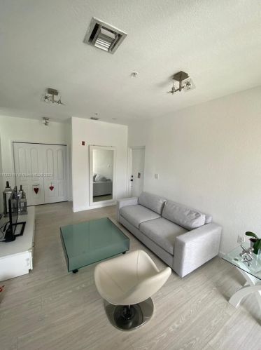 4445 160th Ave, Hollywood, FL 33027-5732