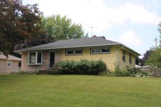 821 Mary St, Saint Paul, MN 55119-3852