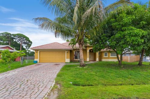 1125 Coleman Ave, Fort Pierce, FL 34953-1824