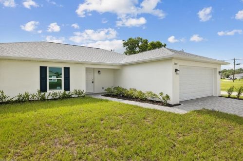3010 4th Pl, Cape Coral, FL 33909-6803