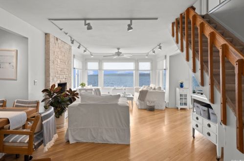 11 Argyle Dr, Northport NY  11768-1002 exterior