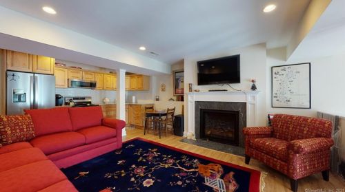 30 Lake Shore Dr, Brookfield Center, CT 06804-1420