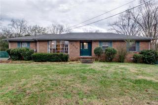 8033 Stallion Ct, Nashville, TN 37221-1512
