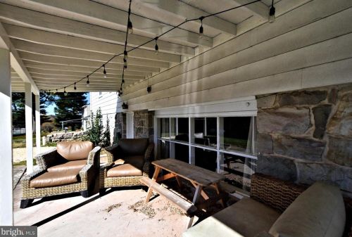 1472 Timberline Dr, Pottstown PA  19465-7234 exterior