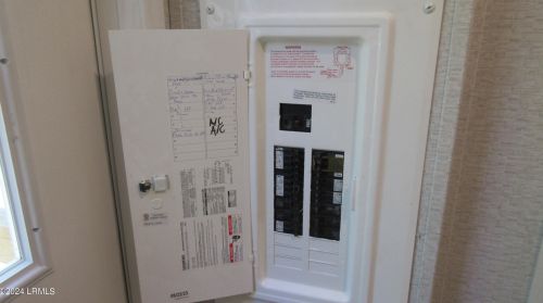 1614 Columbia Dr, Beaufort SC 29906-9725 exterior