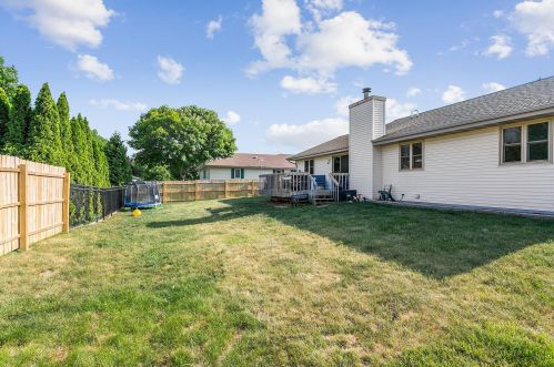 811 River Bluff Dr, Manitowoc WI  54220-8309 exterior