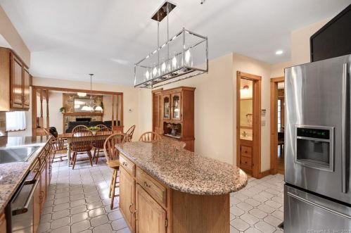 107 Roast Meat Hill Rd, Deep River CT  06419-1424 exterior