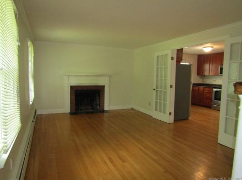164 Weir St, Glastonbury, CT 06033-2712