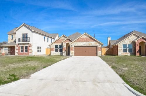 2130 3rd St, Hempstead, TX 77445-7008