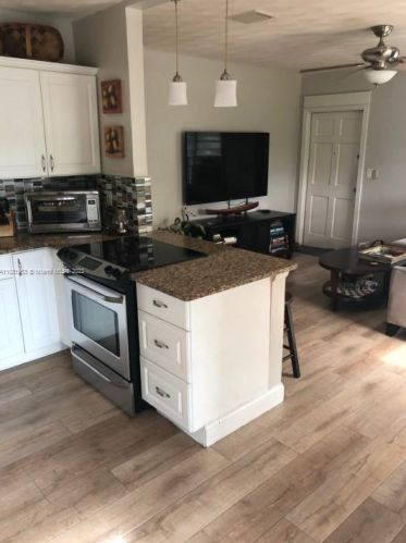 2206 26th Ave, Hollywood FL  33020-1915 exterior