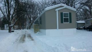 2466 Glenwood Dr, Grand Forks ND  58201-6133 exterior