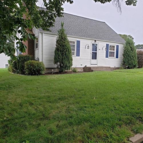 24 Plymouth Rd, North Providence RI  02904-5225 exterior