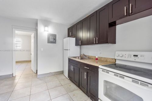 332 3rd St, Belle Glade, FL 33430-3442