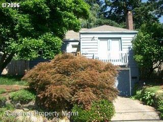 8026 11th Ave, Portland OR  97202-6509 exterior