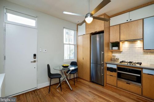 919 Hughes Mews, Washington, DC 20037-2147