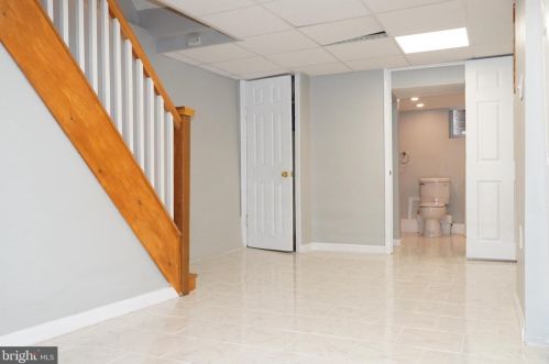 6156 Lindbergh Blvd, Philadelphia PA 19153-3018 exterior