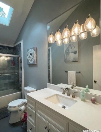 15 Ramblewood Rd, Shoreham NY  11786-2301 exterior