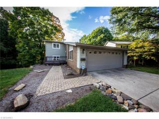 746 Cliffside Cir, Akron, OH 44313-5604
