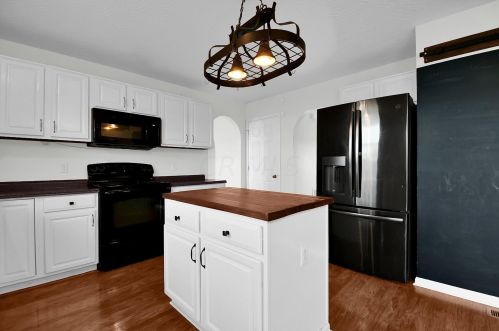 135 Spring Flower Way, Pataskala OH 43062-6997 exterior