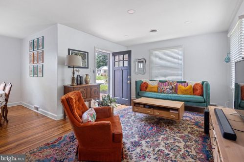 506 Sharpley Ln, Wilmington, DE 19803-3948
