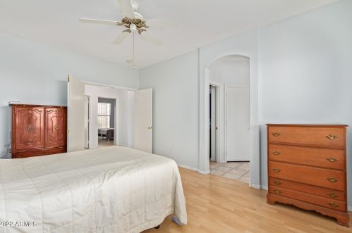 1492 Westchester Dr, Chandler AZ 85249-5091 exterior