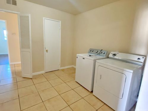 358 Landsford St, Lancaster CA 93535-2613 exterior