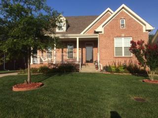 2233 Fairfax Dr, Clarksville, TN 37043-1943