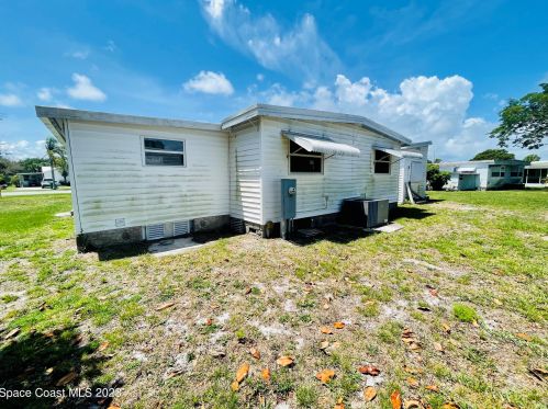 706 Barefoot Blvd, Sebastian FL  32976-7303 exterior