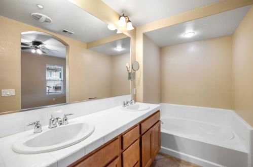 2728 Piantino Cir, San Diego CA 92108-4736 exterior