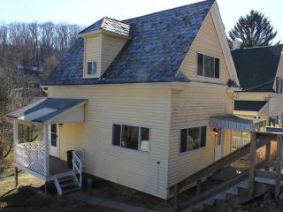 125 Wilkes Ave, Butler, PA 16001-2036