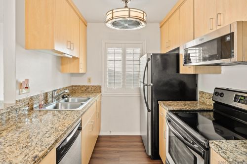 6470 Bell Bluff Ave, San Diego CA  92119-1021 exterior