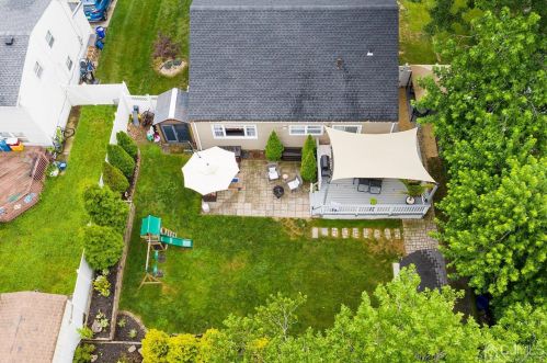 10 Calvin Ct, Old Bridge NJ  08857-2147 exterior