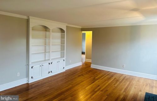 201 Sharpless Dr, Wilmington DE  19803-2507 exterior