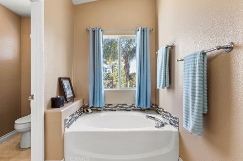 29524 Westwind Dr, Lake Elsinore CA  92530-1242 exterior