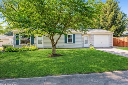 3013 Coral Dr, Hobart, IN 46342-3521