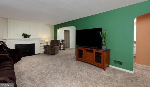 579 Devon Rd, Camp Hill, PA 17011-2121
