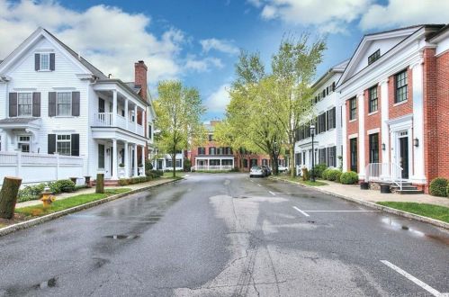 20 Elmwood Dr, Southport CT  06890-1391 exterior