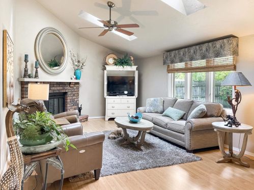 3124 River Dr, Green Bay, WI 54301-1408