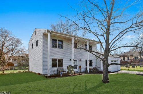 4 Graydon Pl, Roxbury Township NJ  07836-9314 exterior