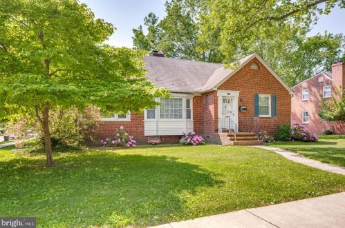 6764 Grant Ave, Camden, NJ 08109-2458