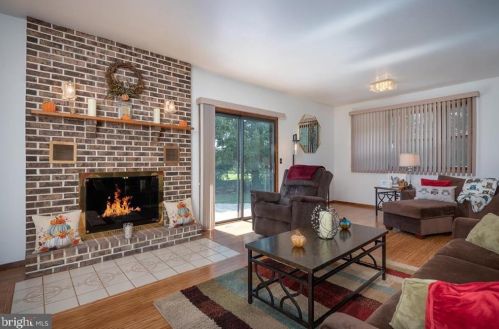 1139 Pecan Ln, Walnutport PA 18088-9444 exterior