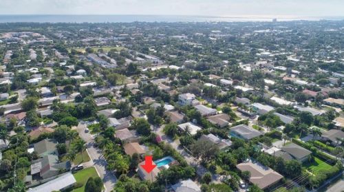10 Swinton Cir, Delray Beach FL  33444-4256 exterior