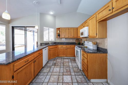 1480 Cyn Shadows Ln, Tucson AZ 85739-1096 exterior