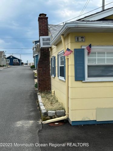 17 Chadwick Way, Lavallette, NJ 08735-1808