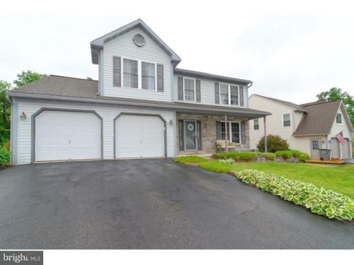 228 Micklitz Dr, Pottstown, PA 19464-1458